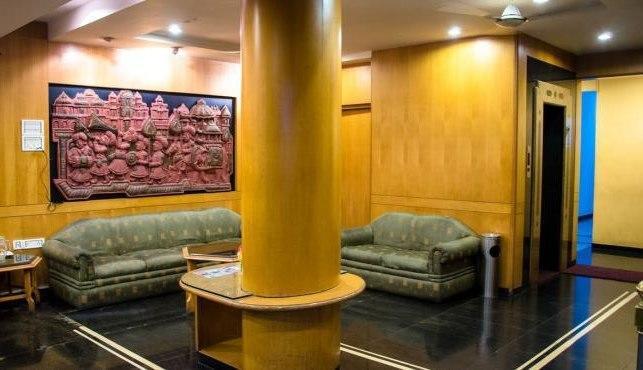 Hotel Bombay Tiffanys Májszúr Kültér fotó